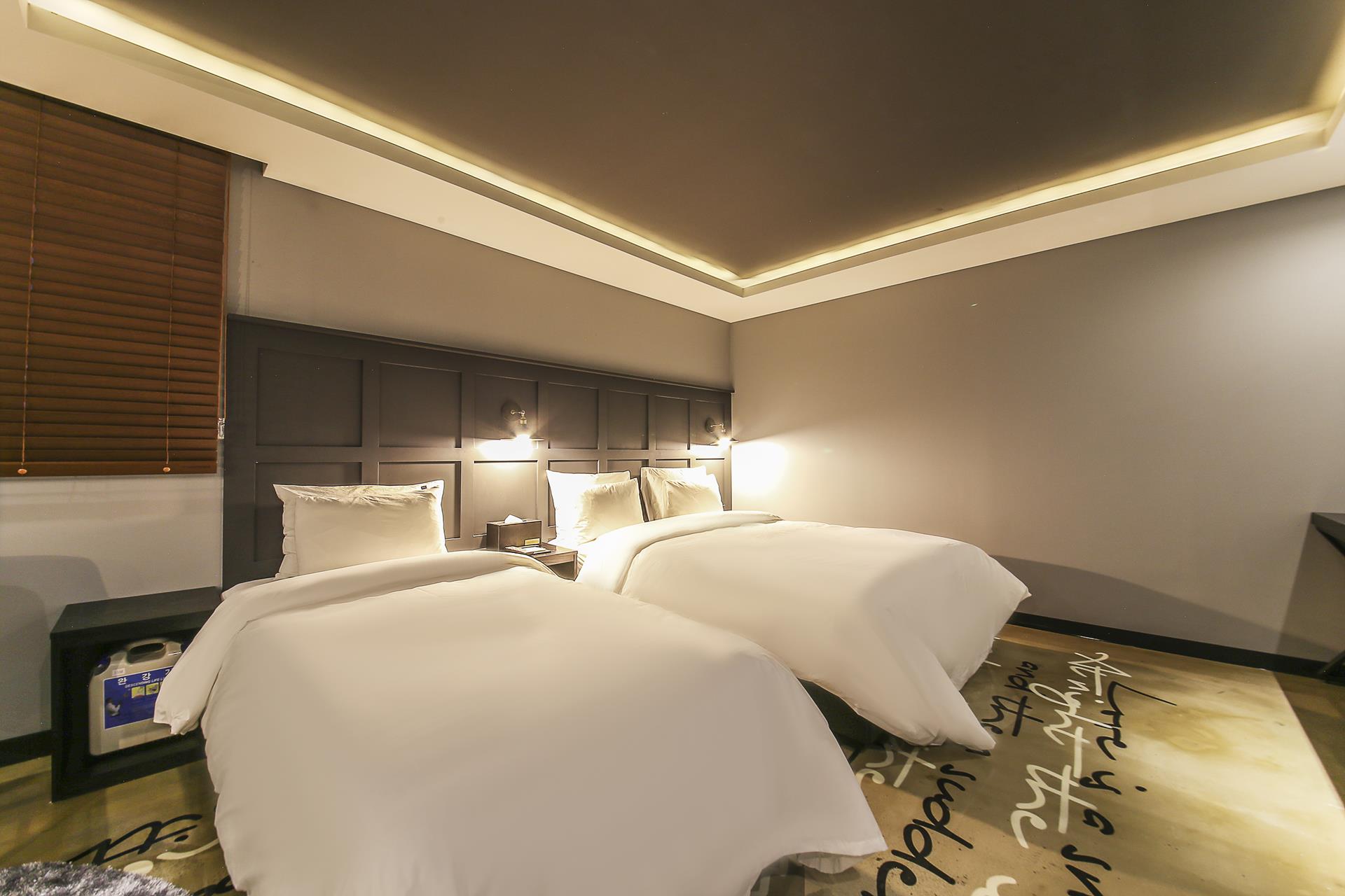 역삼 PREMIER XYM 5