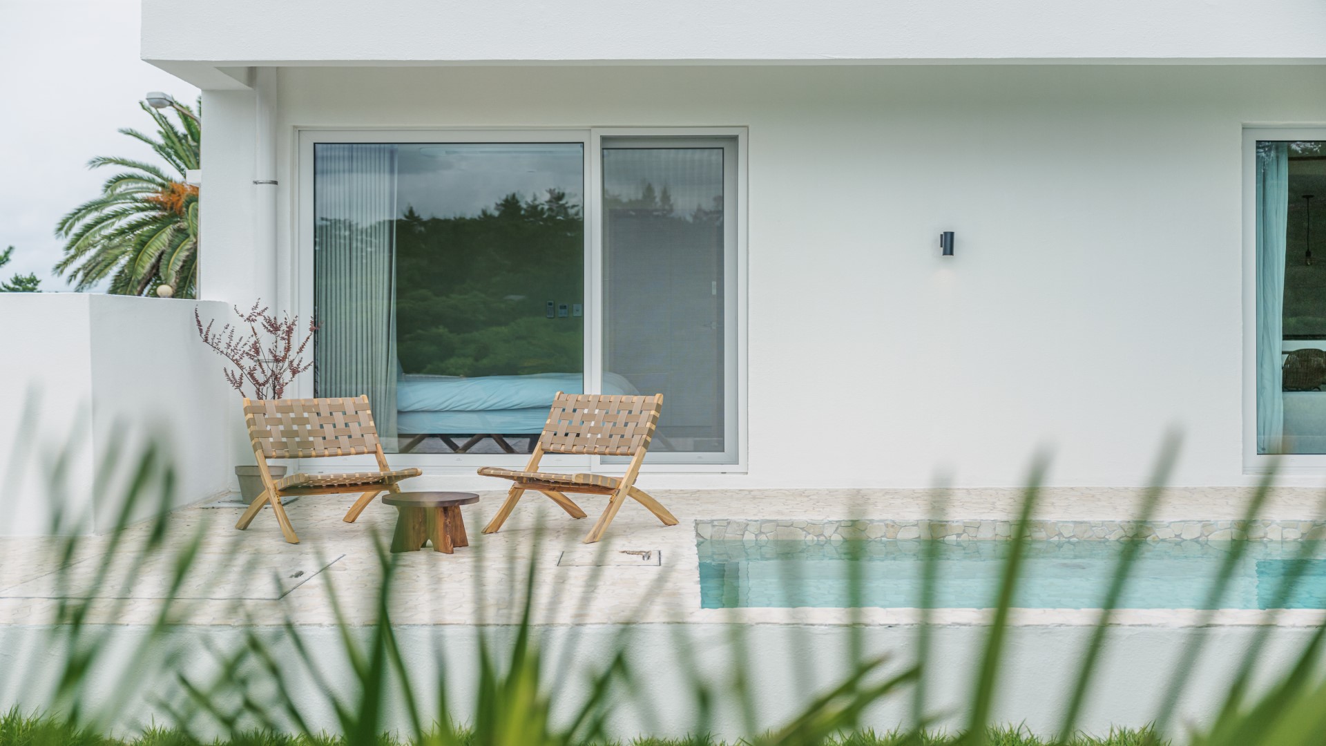 짙은 풀내음과 반짝이는 윤슬이 머무는 숙소 | 풀바다 3