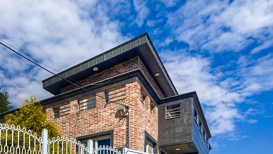 트인 공간감과 호수가 보이는 고즈넉한 숙소 | 샤인하우스