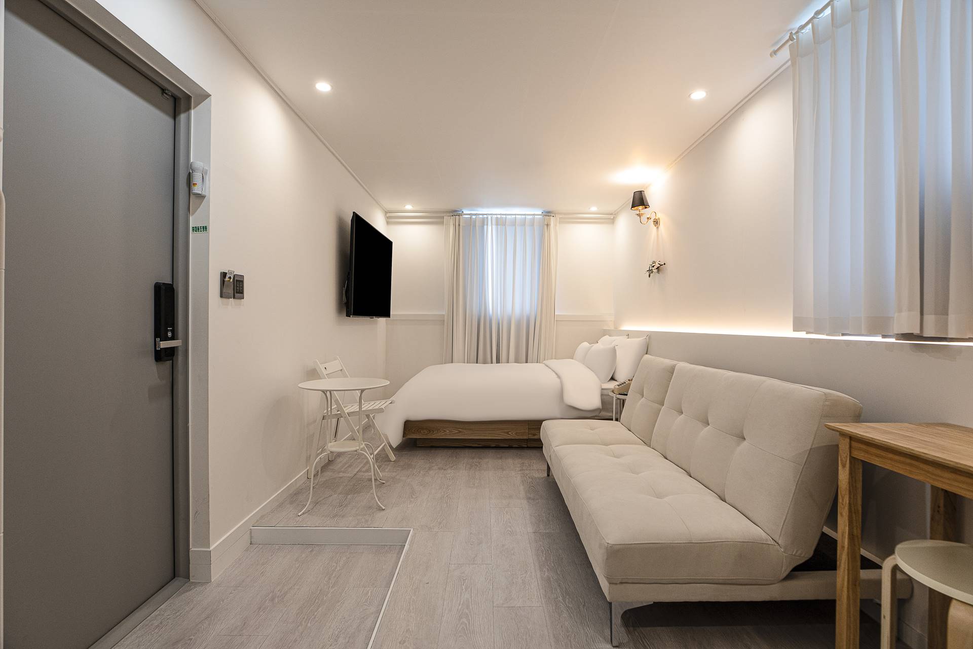 종로 호텔라와 4