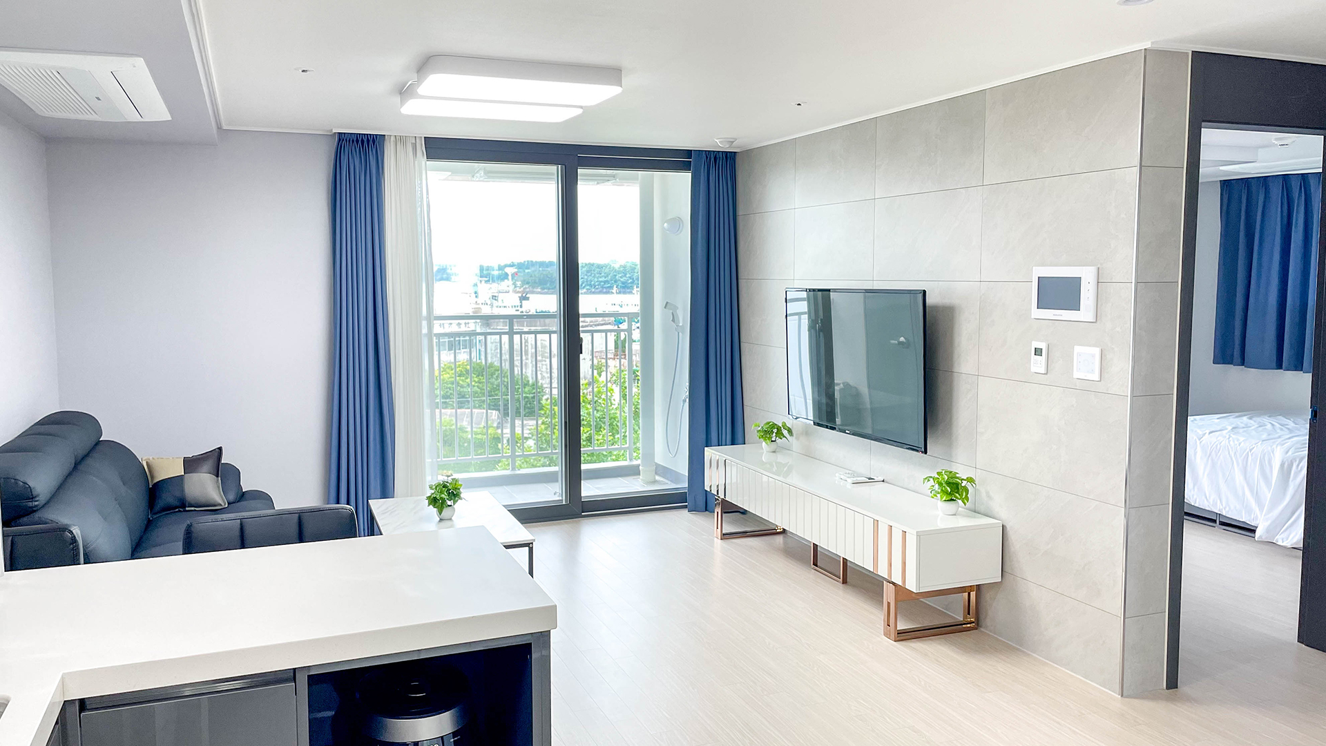 관광지 중심지에 위치한 오션뷰 숙소 | 여수 하이오션 스위트룸 4