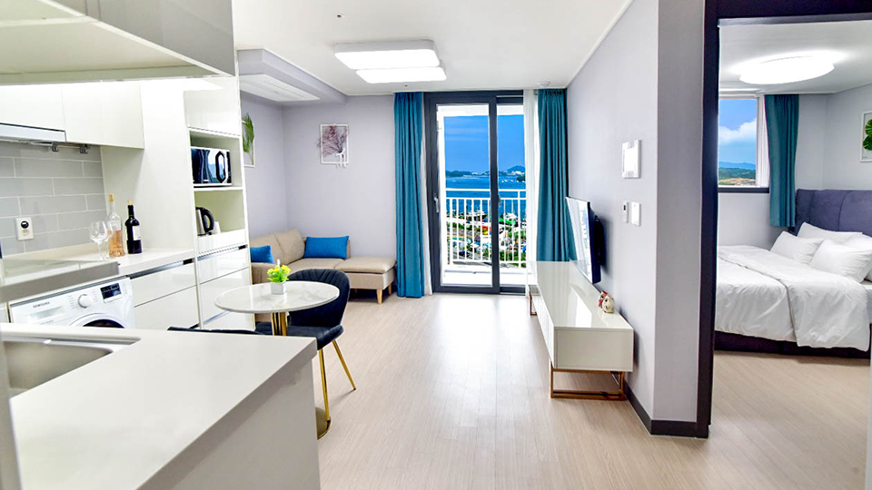 관광지 중심지에 위치한 오션뷰 숙소 | 여수 하이오션 패밀리룸