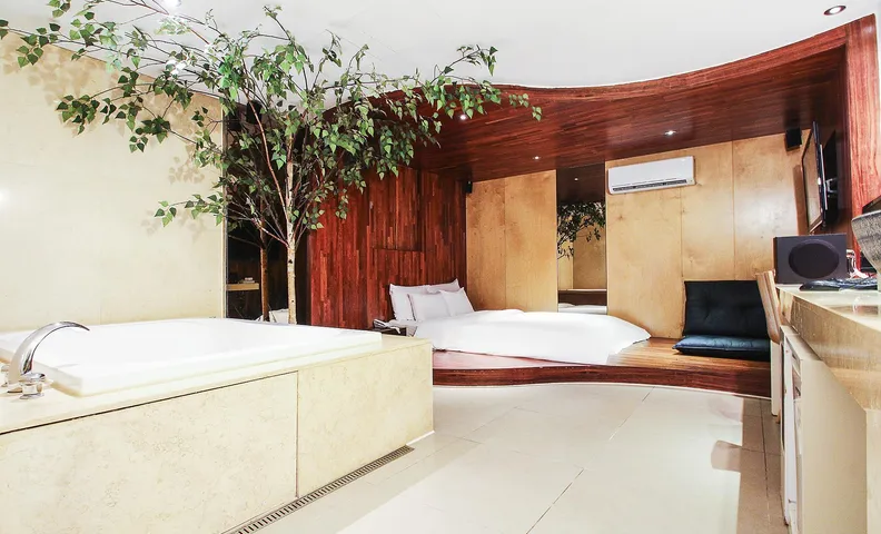 종로 호텔팝 리즈 프리미어