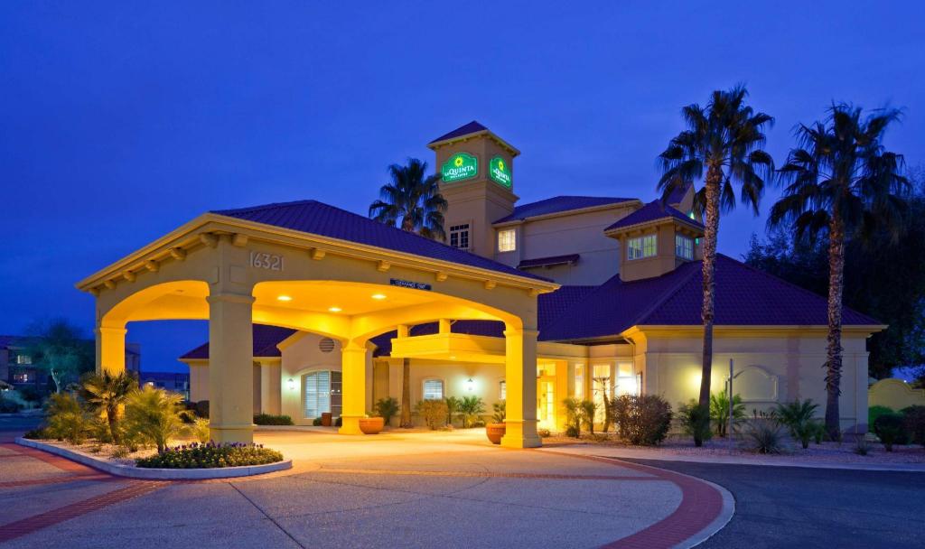 La Quinta Inn & Suites by Wyndham Phoenix West Peoria, 글렌데일 노스, 피닉스 (AZ ...