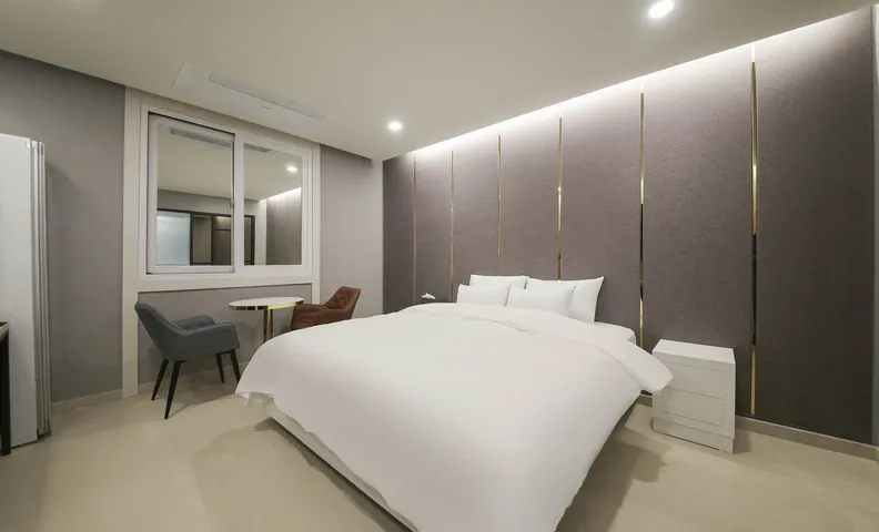 용봉동 HOTEL YAJA