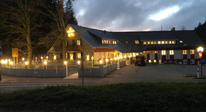 Waldhotel Auerhahn Hochkopfhaus, 토트나우, 독일 - 여기어때 특가