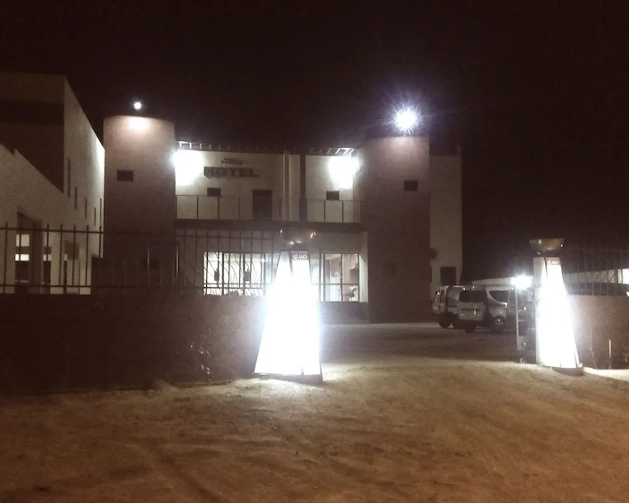 숙소 앞 - 저녁/밤