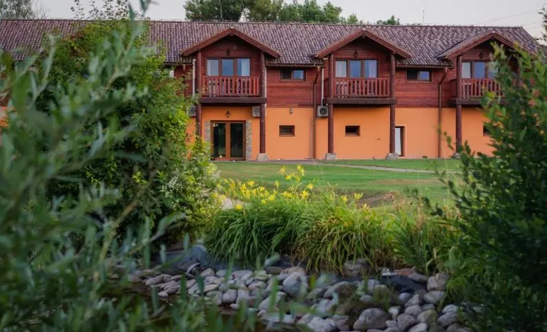 Tri Duby Golf Apartments