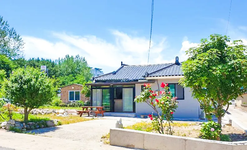 속초대관람차와 외옹치바다향기로 인근 | 해오름 독채