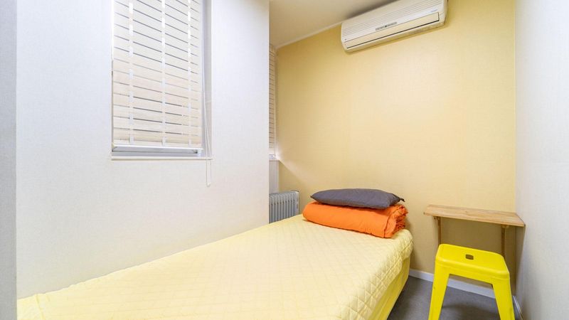 ROOM 202