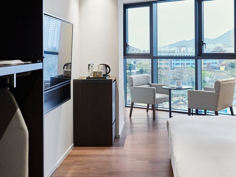 디럭스 더블 시티뷰 (핸디캡)