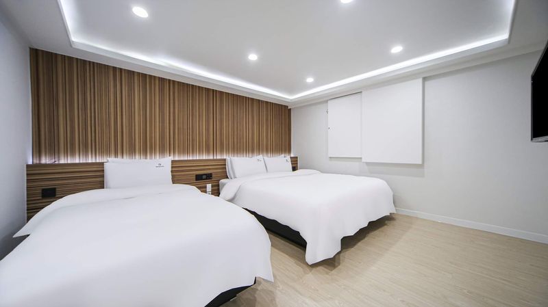 VVIP(금연객실/32인치 커브드 모