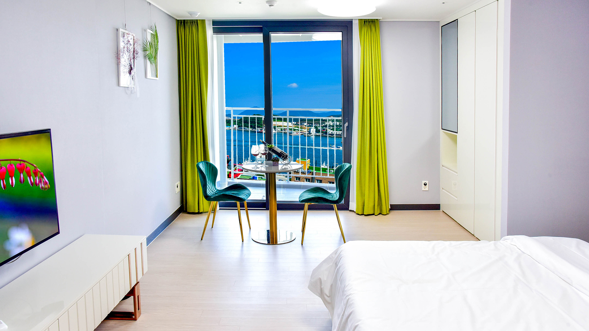 관광지 중심지에 위치한 오션뷰 숙소 | 여수 하이오션  러블리 4