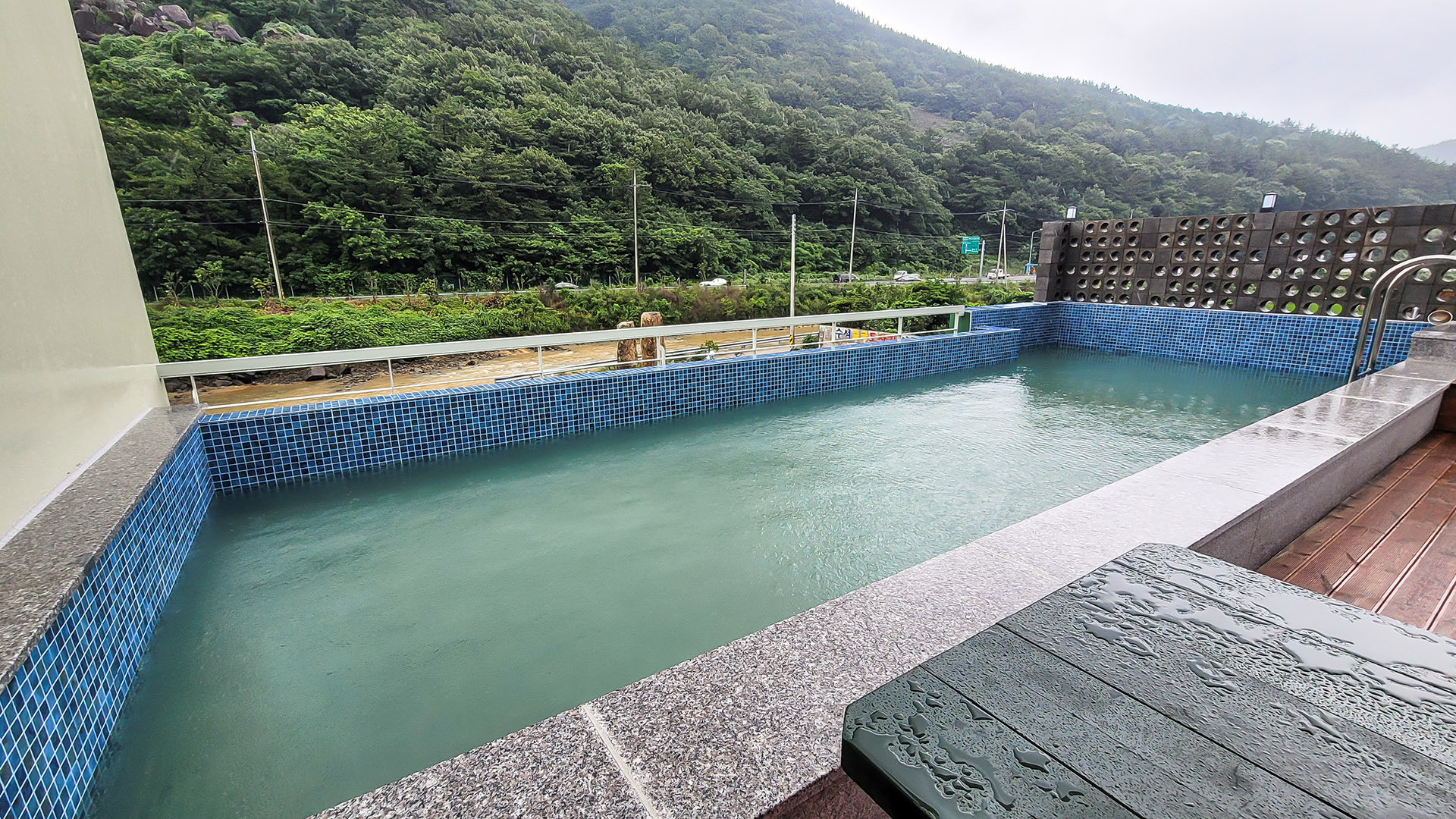 숲과 바다가 어우러진 프라이빗 풀빌라 | 여수 헬로 프라이빗 5