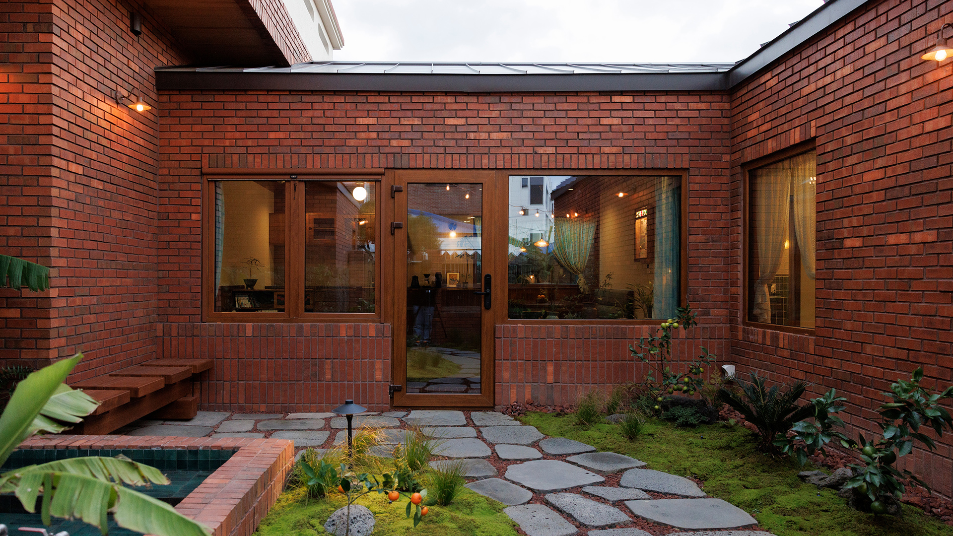 [2박이상] 해수욕장 빨간벽돌집 | 제주 브로콜리 삼춘 바깥채 2