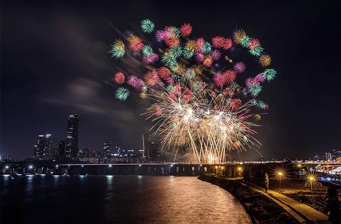 2024 여의도 서울세계불꽃축제 | 기본정보, 일정, 한강 불꽃놀이 명당, 호텔 숙소 추천 대표 이미지