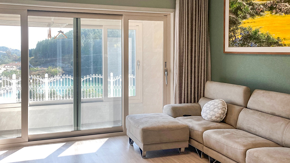 트인 공간감과 호수가 보이는 고즈넉한 숙소 | 샤인하우스 3