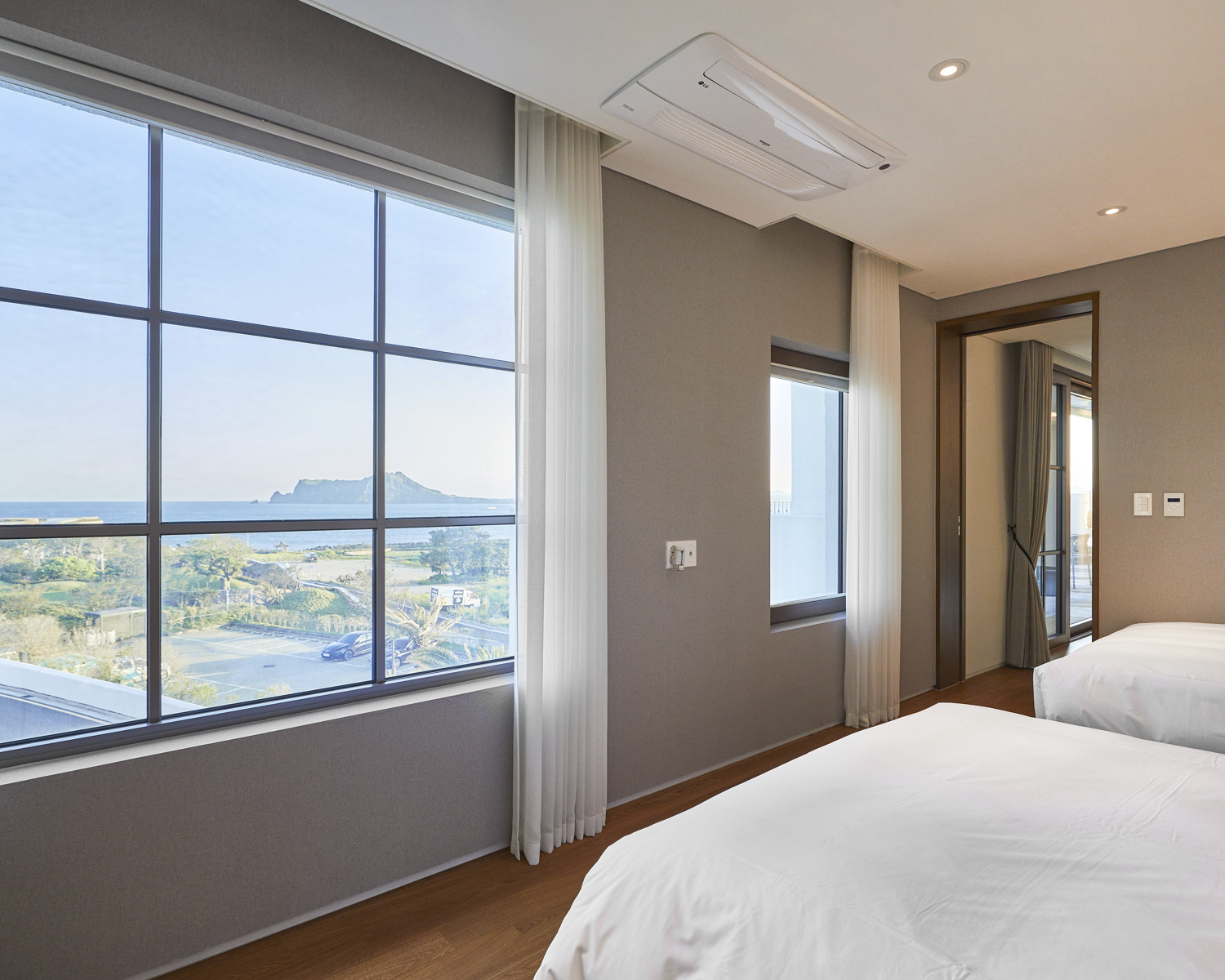 훈데르트힐즈 4