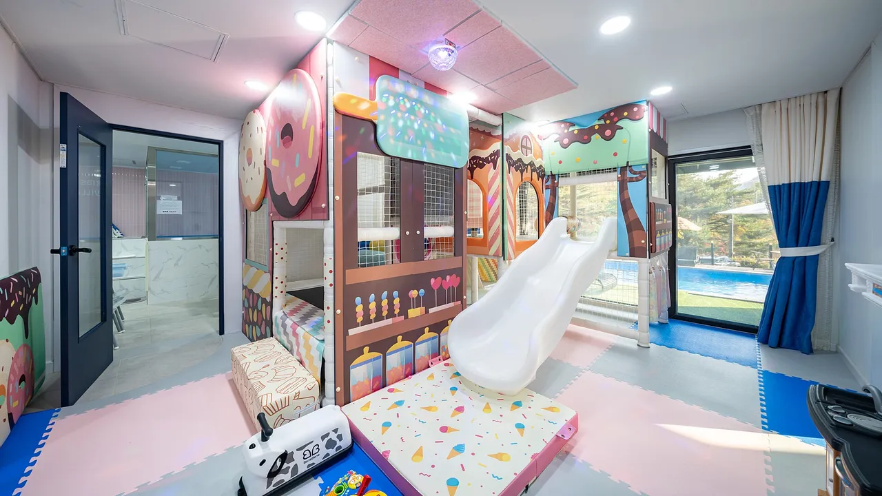 띠아모키즈풀빌라 사진