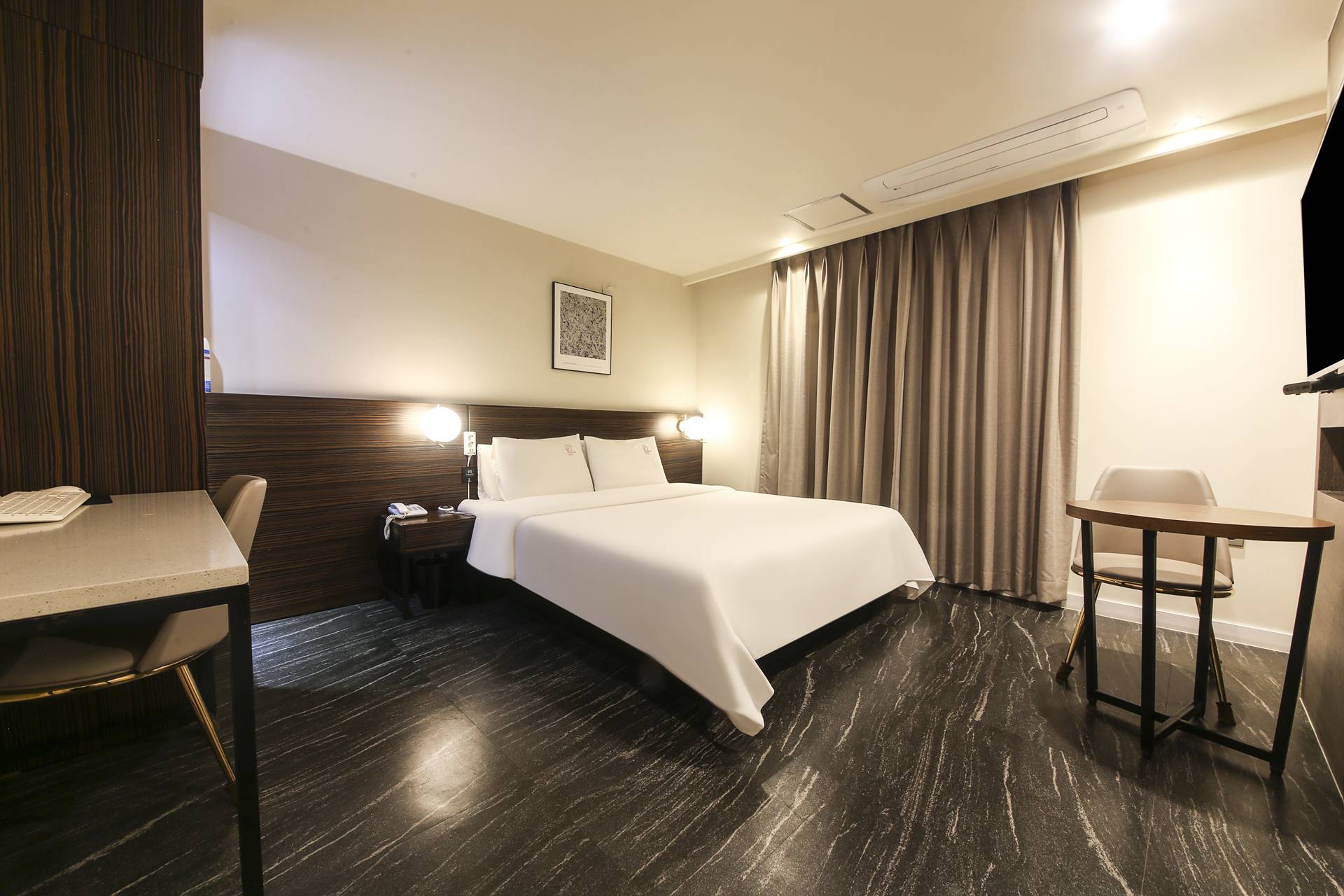 하단 에이치모먼트호텔 하단점 3