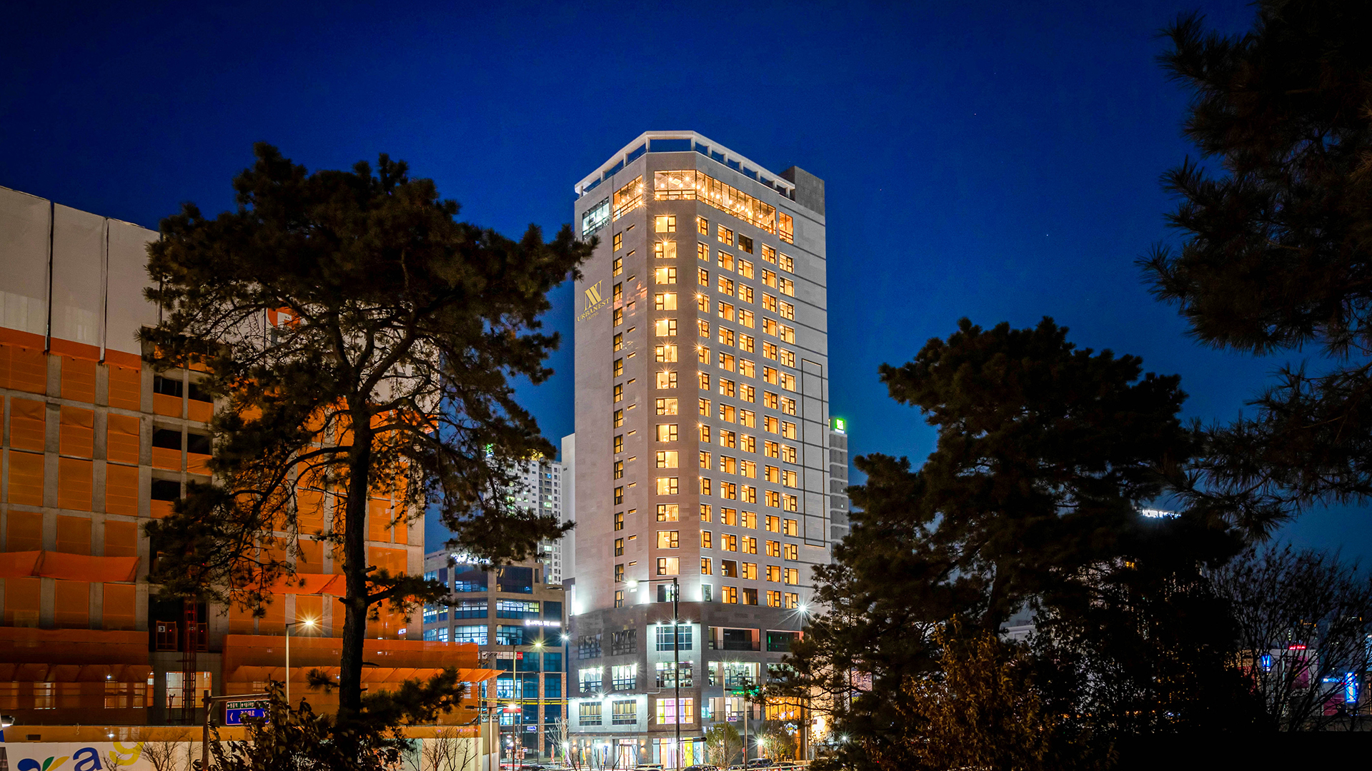 어반이스트호텔