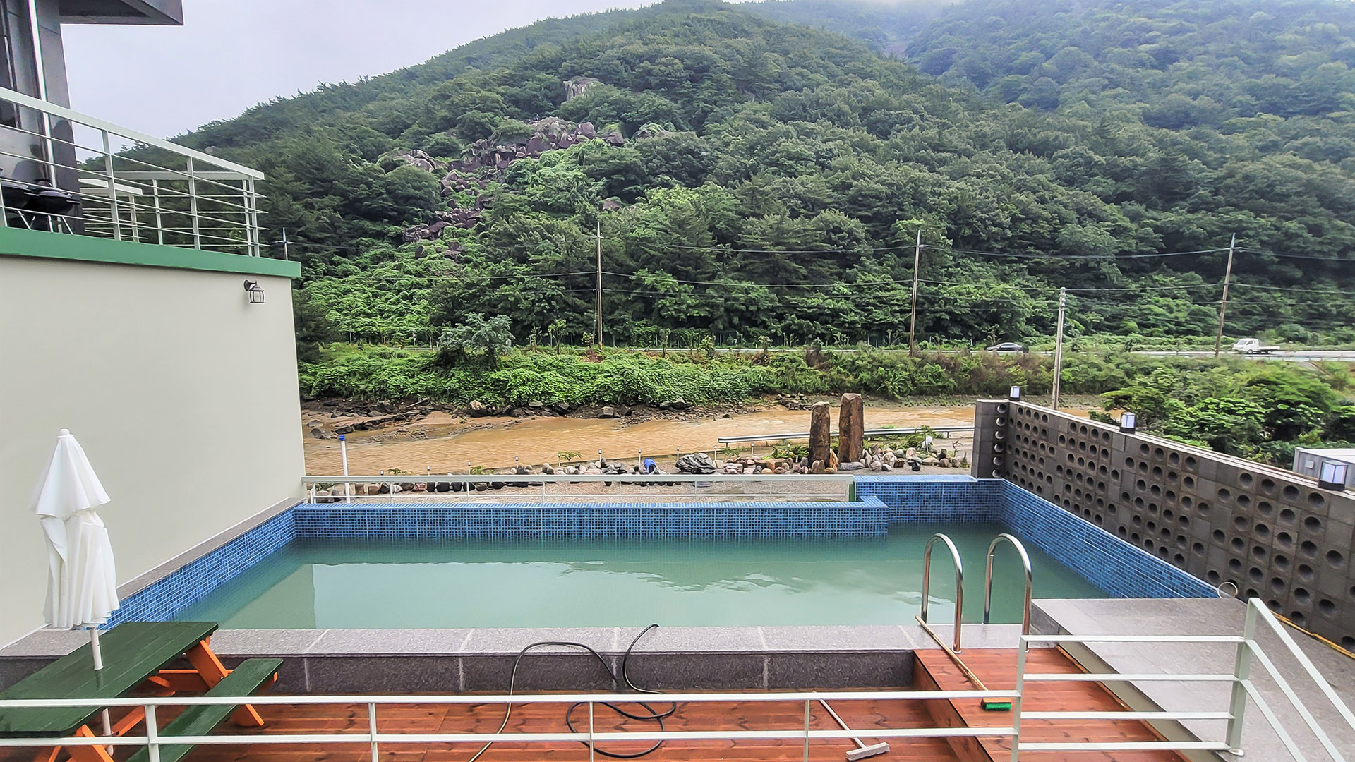 숲과 바다가 어우러진 프라이빗 풀빌라 | 여수 헬로 프라이빗 4