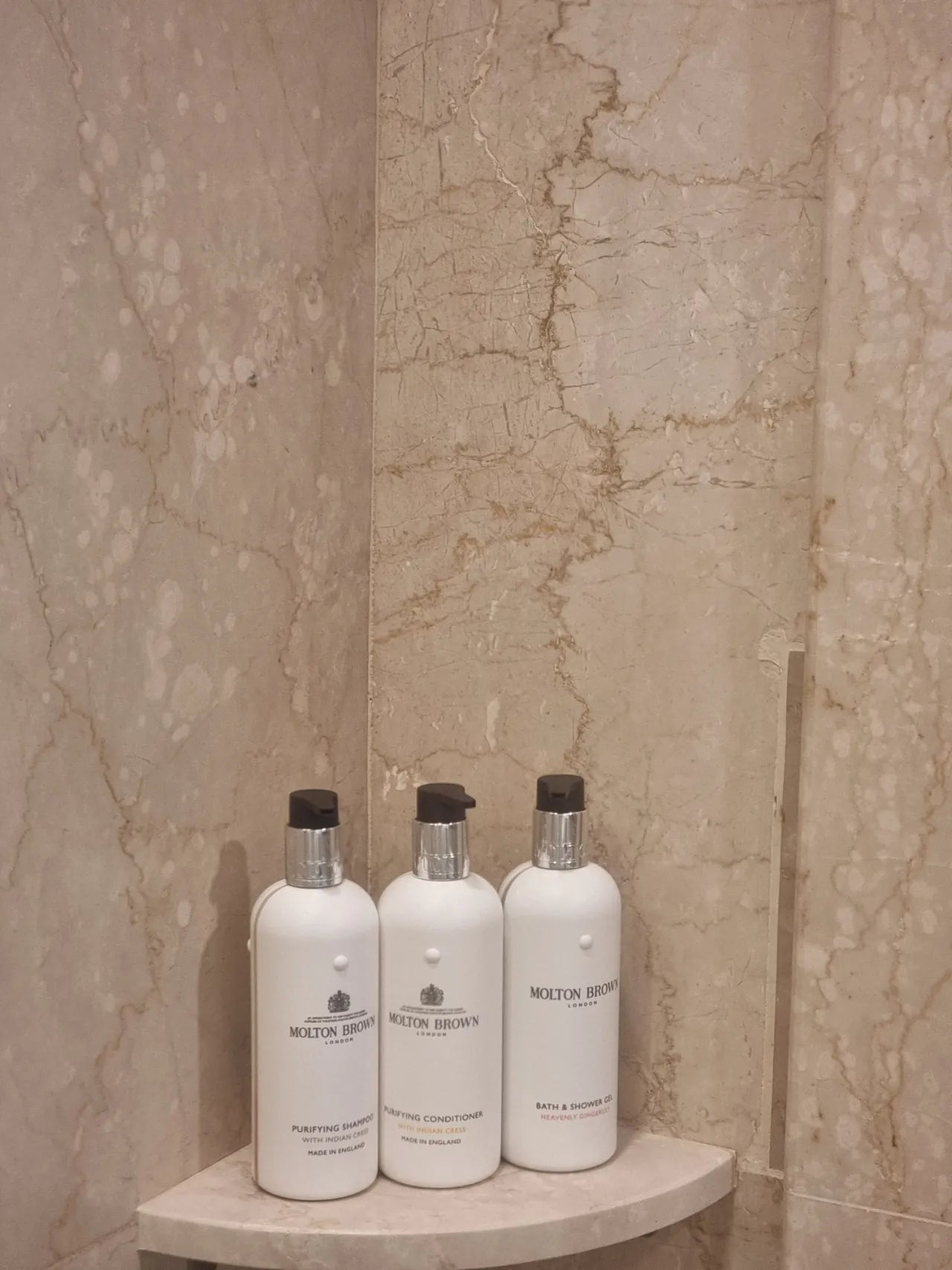 제주도에서 봄을만끽해야쥥 가성비호텔 에어시티호텔 이자카야 미묘, 어머니빵집, 이스방한상, 용두암,제주신라호텔 1.2일차