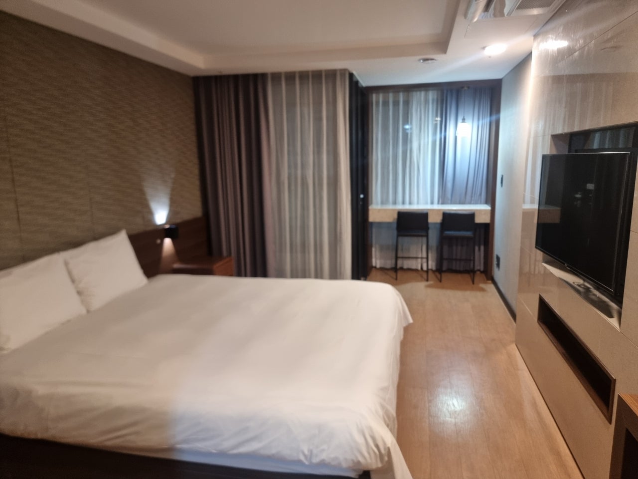 제주도에서 봄을만끽해야쥥 가성비호텔 에어시티호텔 이자카야 미묘, 어머니빵집, 이스방한상, 용두암,제주신라호텔 1.2일차
