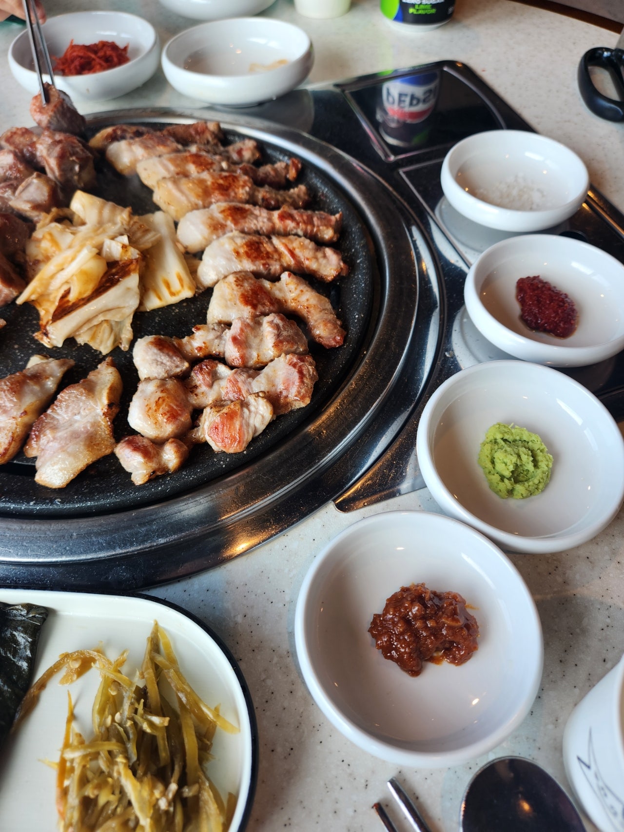 사계절 낭만이 넘치는 제주의 찐 맛집 🥢 & 엄마의 기억을 아들과 다시 그려보는 제주 감성 여행.🎞 예약은 역시 여기어때(오프램프 풀빌라 여기어때 블랙숙소 / 아스타 호텔)#1