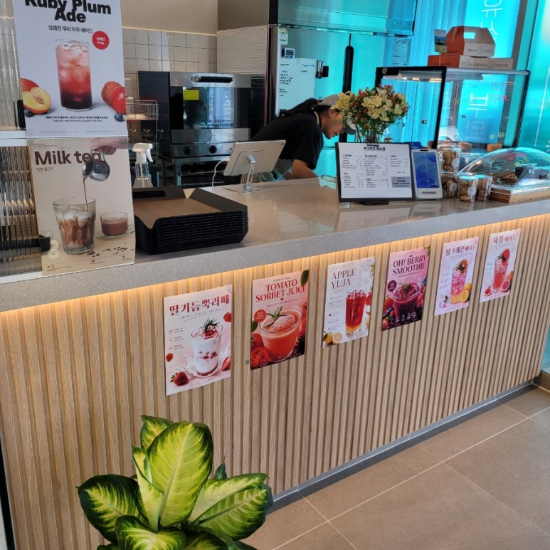 강릉 강릉역 코앞 갓 오픈해서 깨끗한 백야스테이 주차 방고르기 팁 (이른 여름휴가)