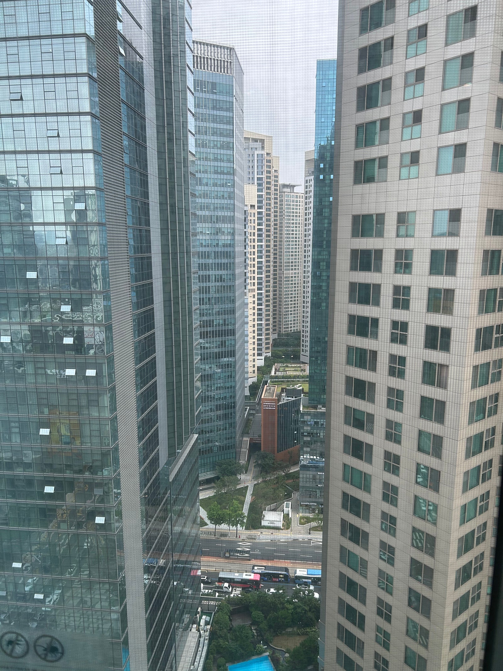 체크인 15:00~ 체크아웃 11:00 , 어메니티는 따로 없으니 꼭 챙기세요