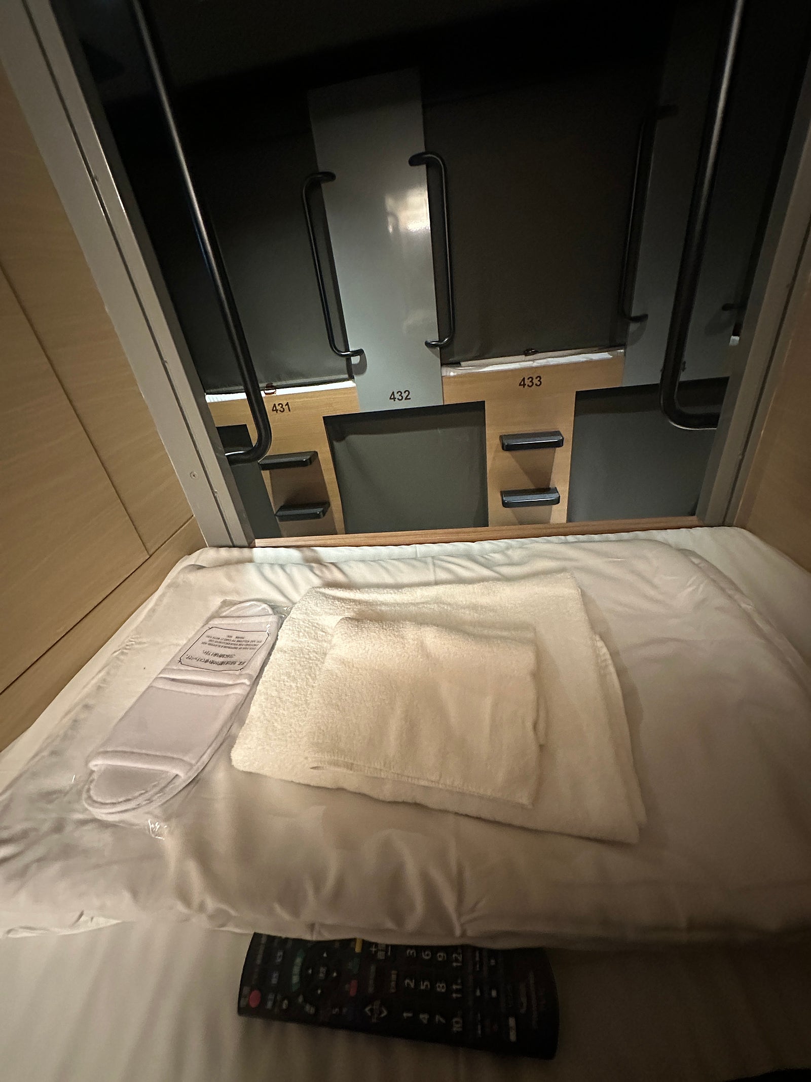 [오키나와 혼행 숙소 추천] 2만원에 사우나까지 무료? 말도 안 되는 금액의 오키나와 대만족 숙소 ‘와이즈 캐빈 & 호텔 나하‘