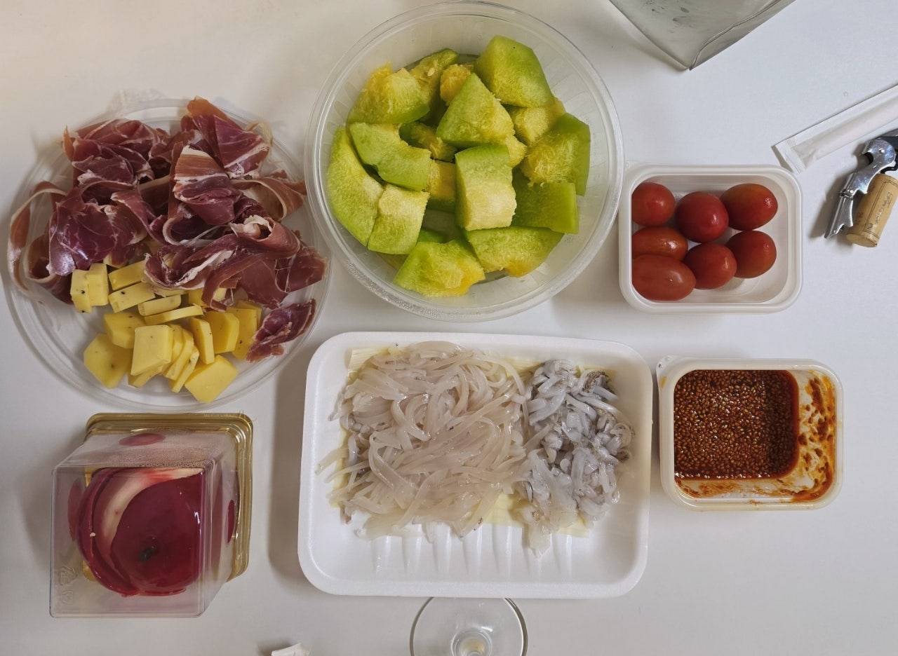 하조대비치( 스노쿨링 포인트) 죽도해변 주문진시장 오색그린야드호텔 30년 할머니순두부 주전골 트레킹 탄산온천 찜질방