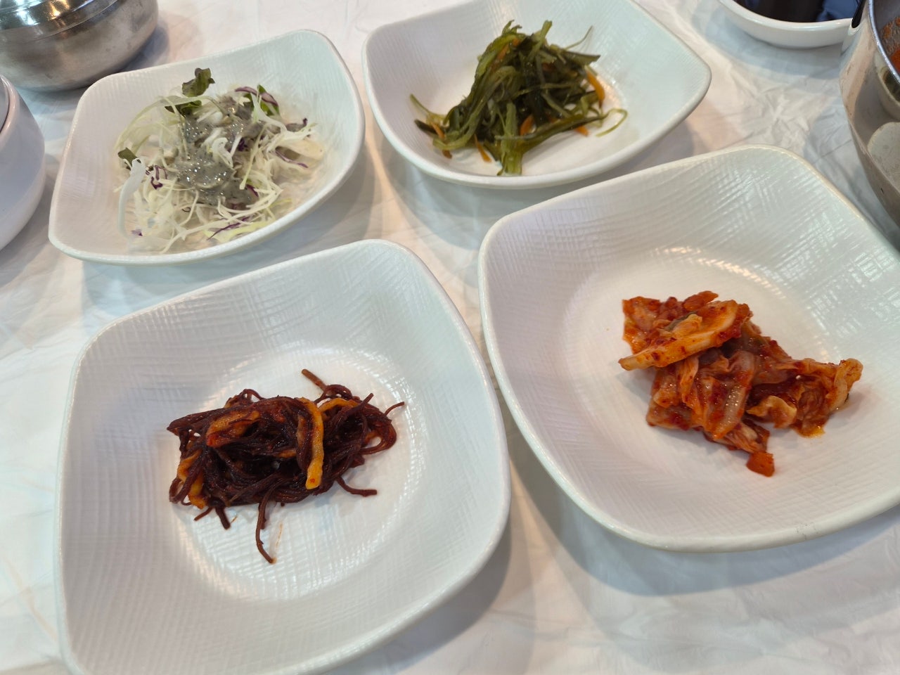 먹여행은 속초가 빠질수 없죠? 걸어갈 거리에 다 있는 맛집숙소 모어댄속초등대점!!