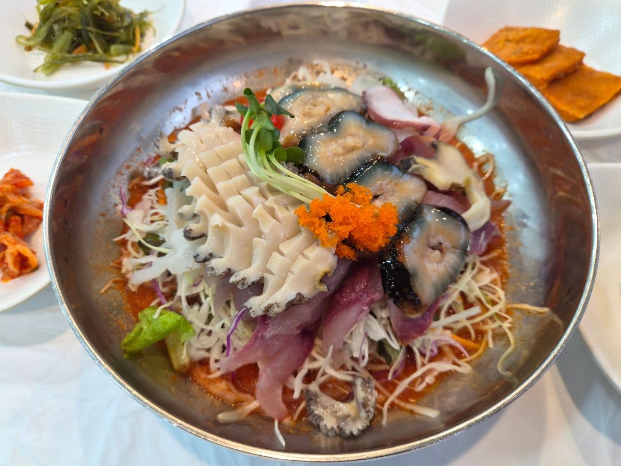 먹여행은 속초가 빠질수 없죠? 걸어갈 거리에 다 있는 맛집숙소 모어댄속초등대점!!