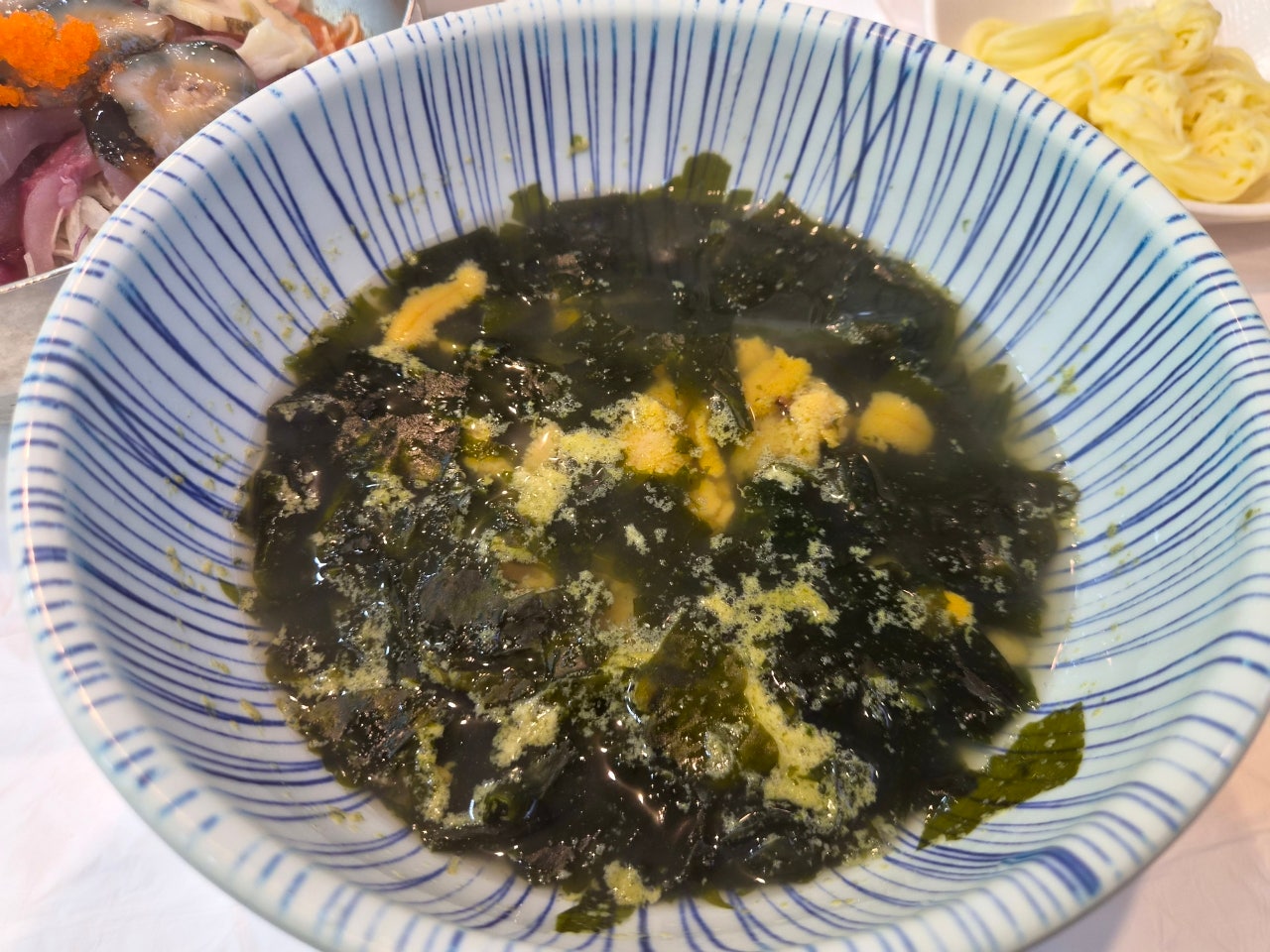 먹여행은 속초가 빠질수 없죠? 걸어갈 거리에 다 있는 맛집숙소 모어댄속초등대점!!