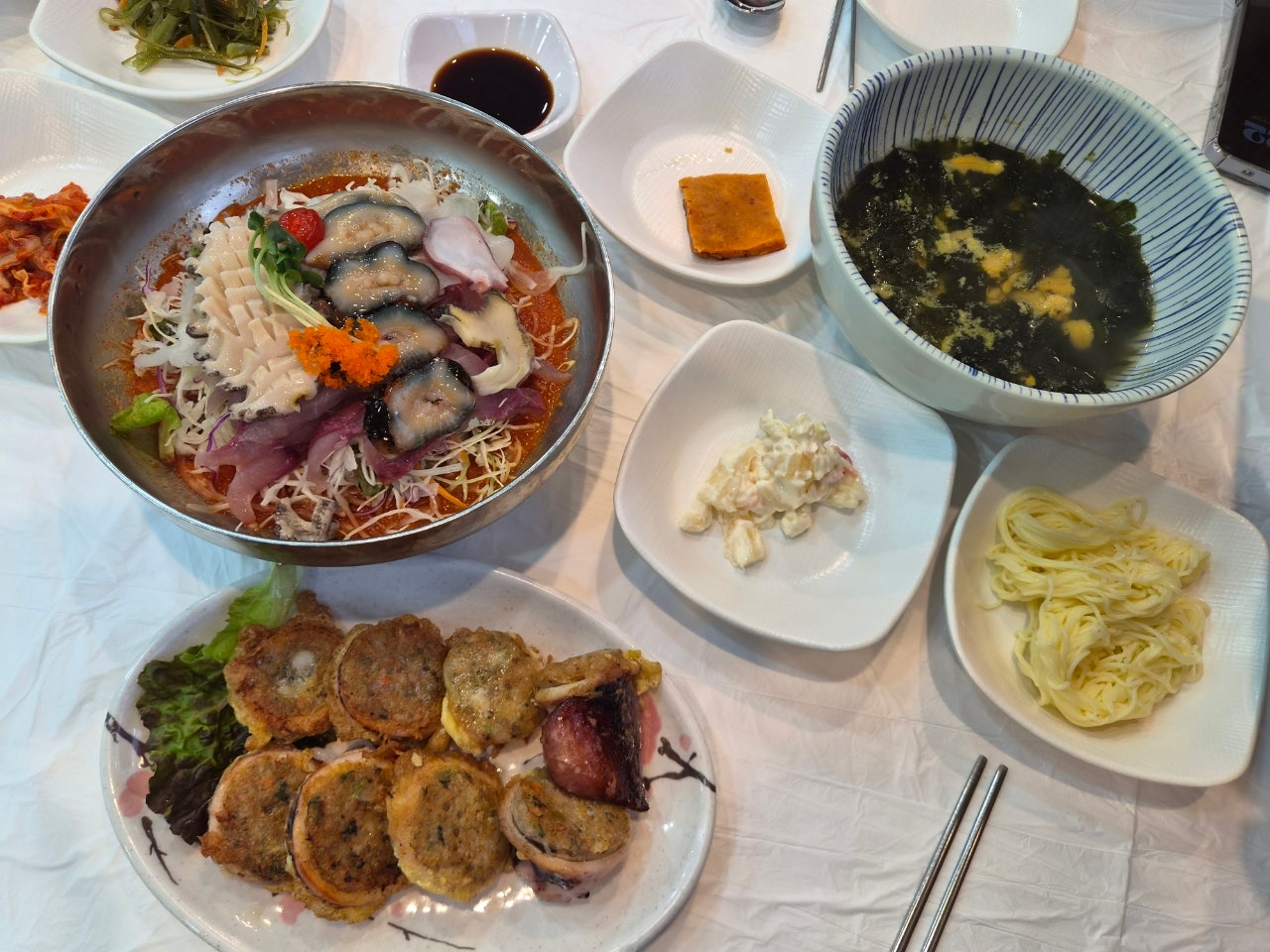 먹여행은 속초가 빠질수 없죠? 걸어갈 거리에 다 있는 맛집숙소 모어댄속초등대점!!