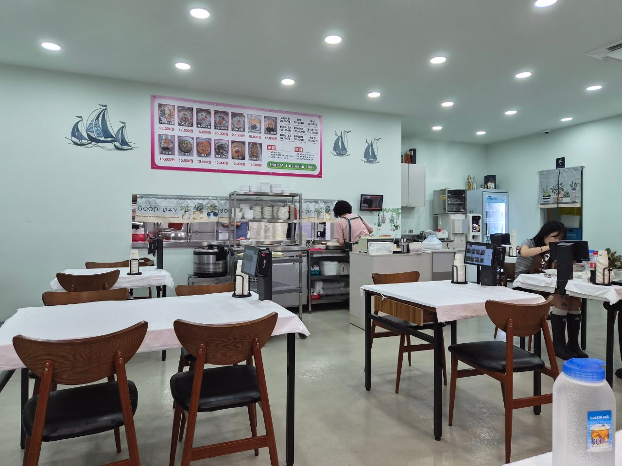 먹여행은 속초가 빠질수 없죠? 걸어갈 거리에 다 있는 맛집숙소 모어댄속초등대점!!