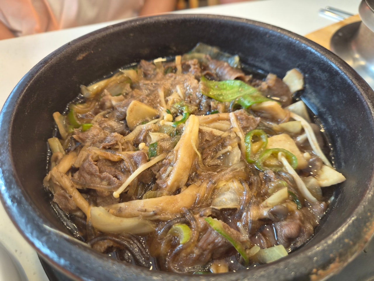 먹여행은 속초가 빠질수 없죠? 걸어갈 거리에 다 있는 맛집숙소 모어댄속초등대점!!