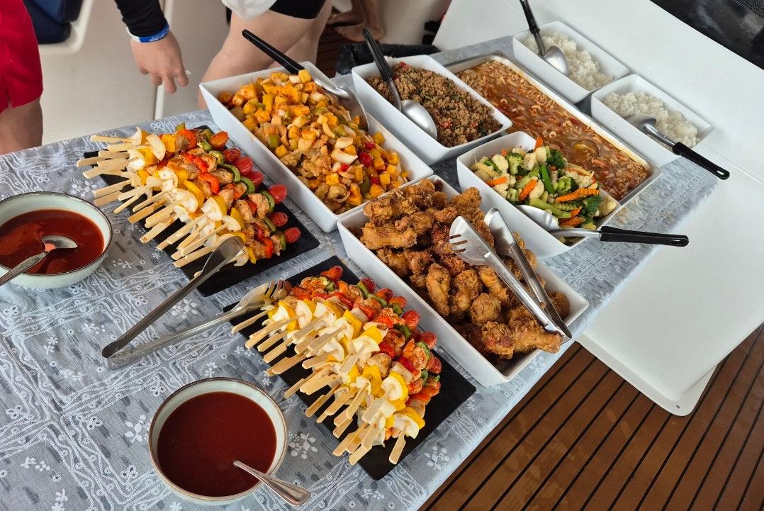 Thailand Night 여운을 담아 쓰는 푸켓 여행기 in 3모녀 1탄 - 요트투어 및 식당