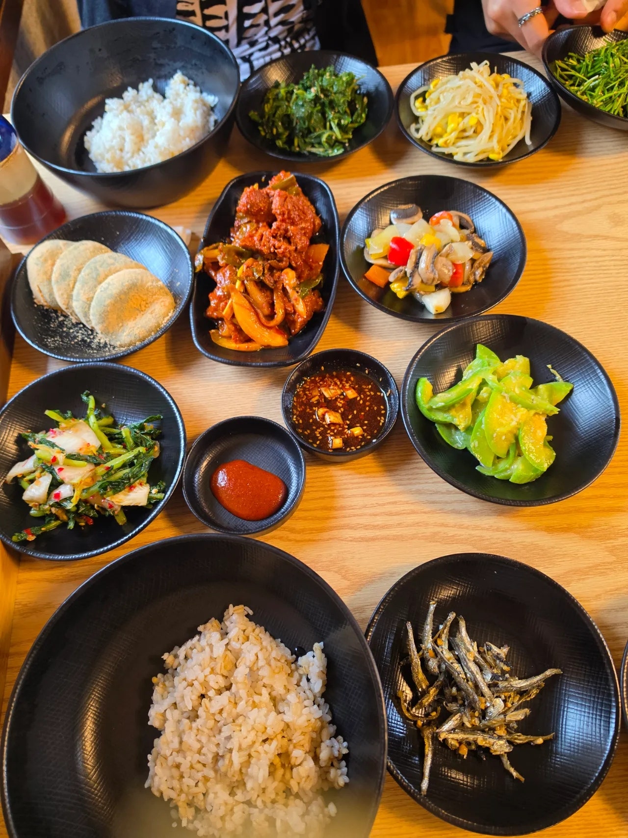 강릉 금진해변 조개잡이하고 탑스텐호텔 금진온천 수영장 해변횟집 모듬회 서울식당 매운탕까지 온가족 마지막여름을 즐기고 왔어요