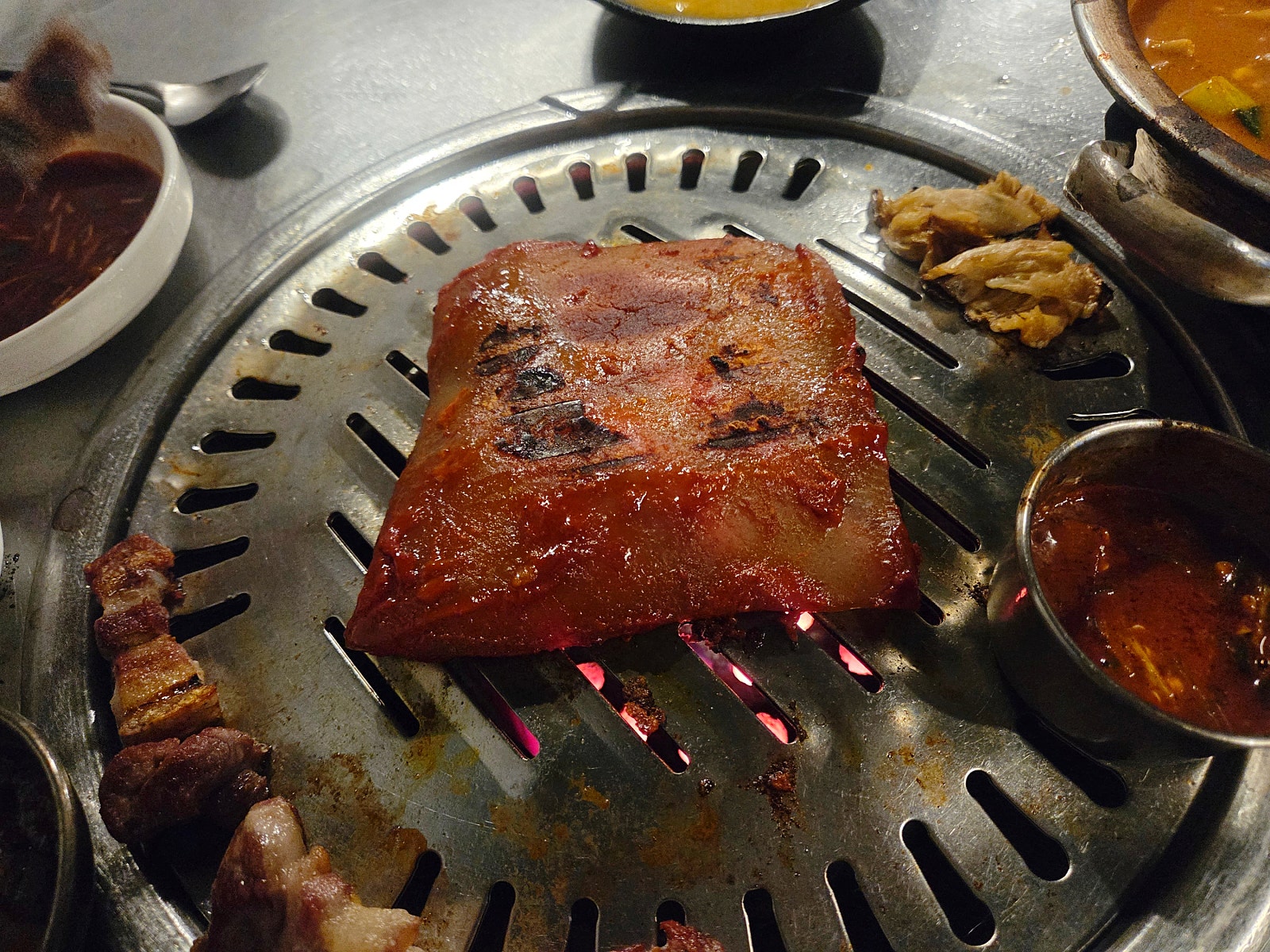 [9월 여행노트] 여름 끝자락에 소환하는 서귀포 심야맛집, 밤 12시에 먹는 흑돼지 🐷