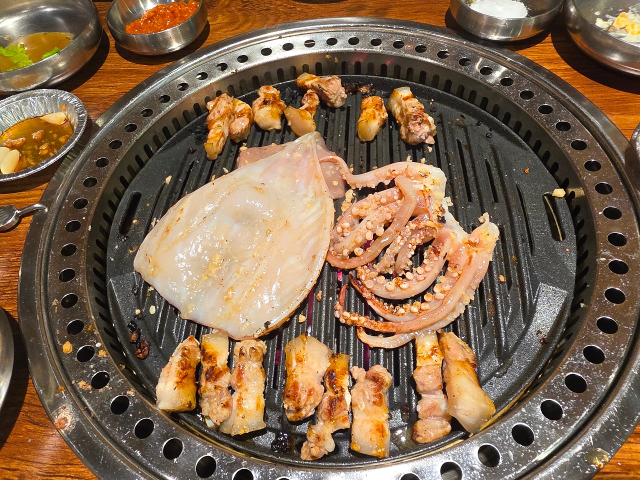 강릉 금진해변 조개잡이하고 탑스텐호텔 금진온천 수영장 해변횟집 모듬회 서울식당 매운탕까지 온가족 마지막여름을 즐기고 왔어요