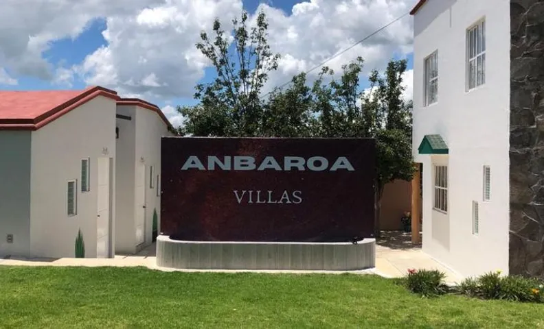 ANBAROA VILLAS