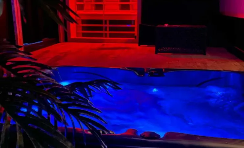 La suite Grenoble spa jacuzzi et sauna privatif