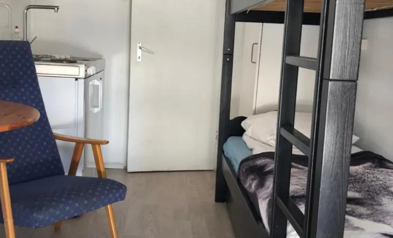Rena HOSTEL EINARA