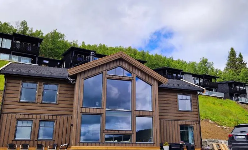 Mlodge - The Mountain Lodge