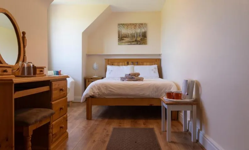 Barrymor Twin, Family and Double Room
