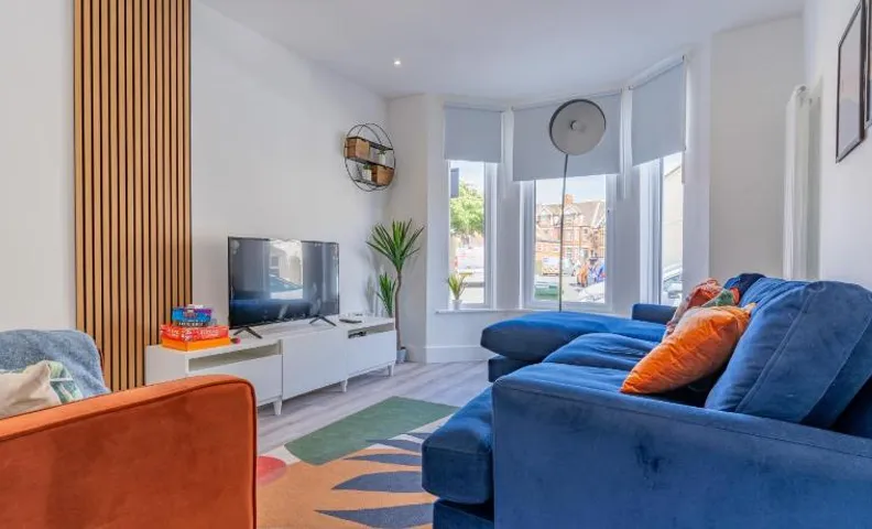 Charming 3 BR in Folkestone!