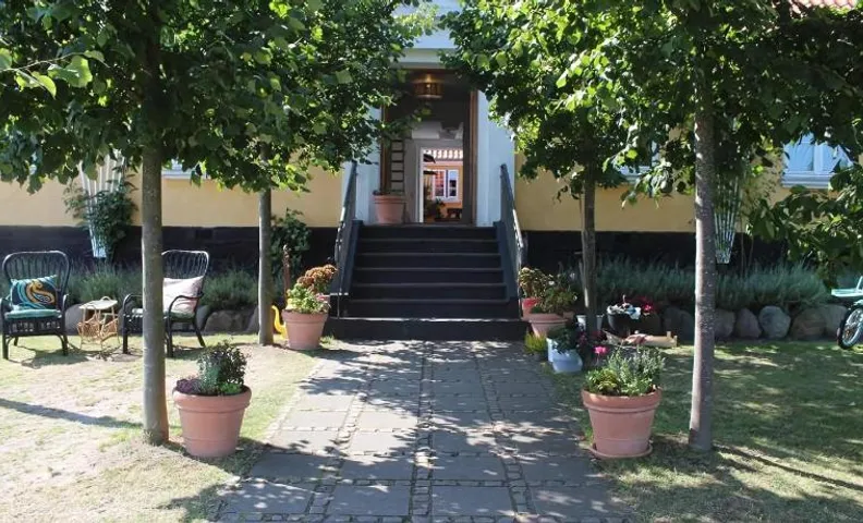 Femmasteren Hotel & Hostel